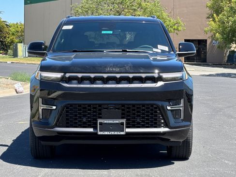 New 2026 Jeep Grand Wagoneer L Limited AWD/4WD image 8