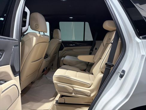 Used 2023 Cadillac Escalade Premium Luxury image 23