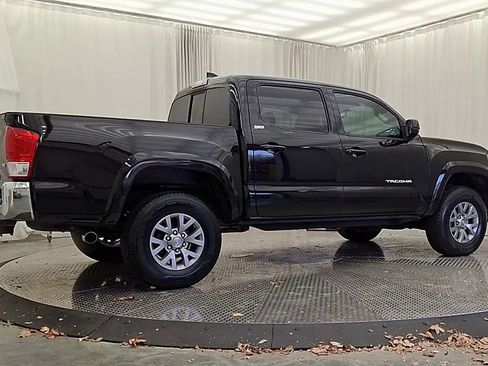 Certified 2016 Toyota Tacoma SR5 image 7