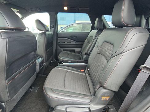 Used 2024 Nissan Pathfinder Rock Creek AWD/4WD image 12