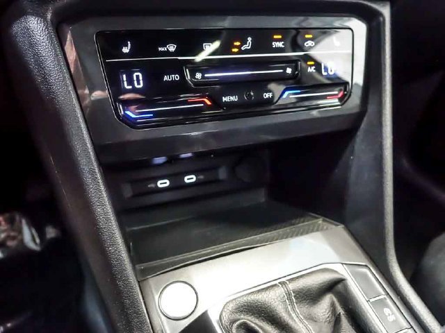 Used 2024 Volkswagen Tiguan SE FWD image 24