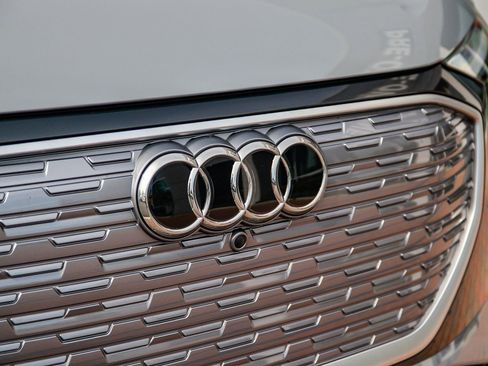 Used 2023 Audi Q4 e-tron Premium w/ Convenience Package image 13