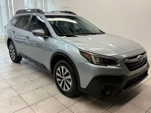 Used 2020 Subaru Outback Premium image 1