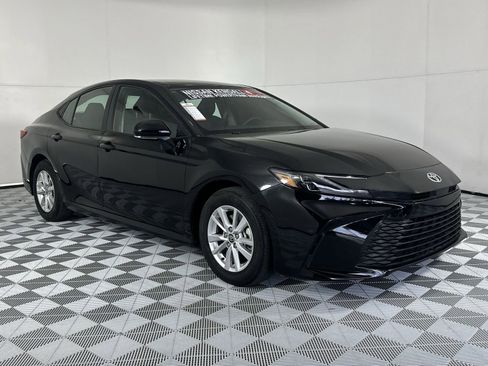 Used 2025 Toyota Camry LE FWD image 2