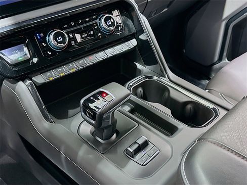 Used 2024 GMC Sierra 1500 AT4X image 17