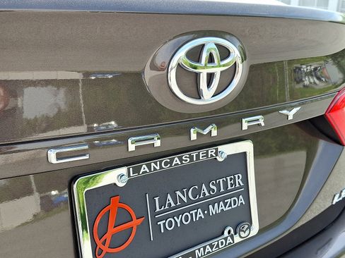 Used 2018 Toyota Camry LE FWD image 29