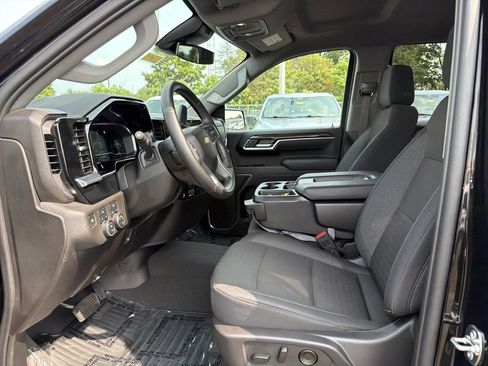 Used 2025 Chevrolet Silverado 1500 LT AWD/4WD image 11