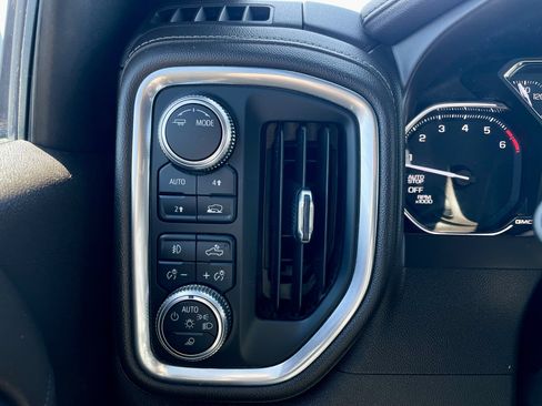 Used 2020 GMC Sierra 1500 SLT image 19