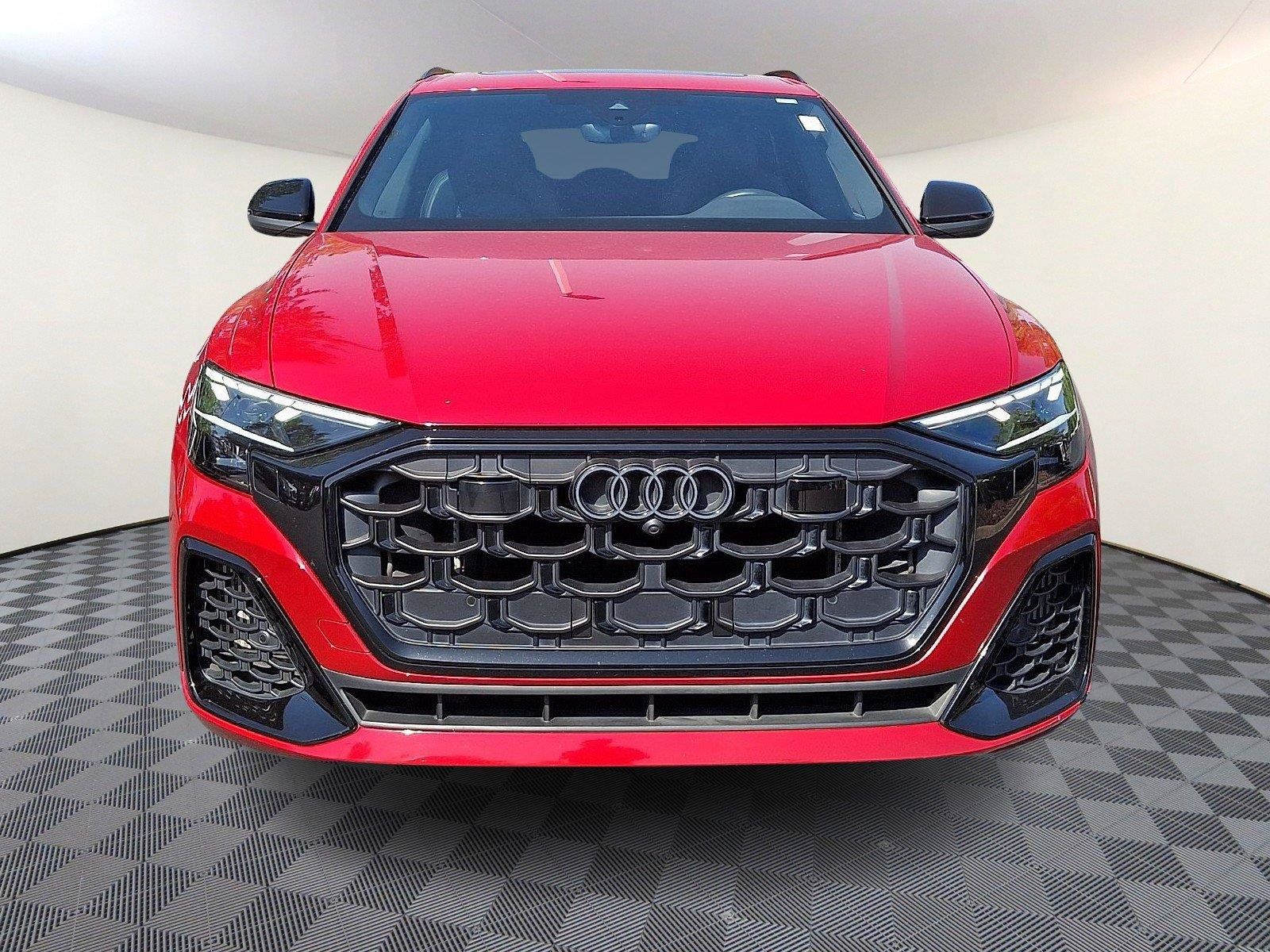Used 2024 Audi SQ8 Premium Plus AWD/4WD image 2