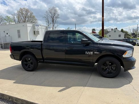 Used 2018 RAM 1500 Express w/ Express Value Package AWD/4WD image 5
