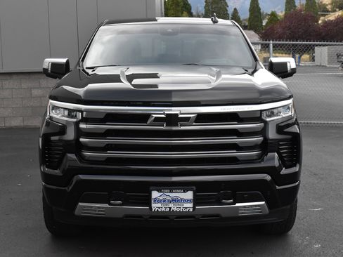Used 2024 Chevrolet Silverado 1500 High Country w/ Technology Package image 3