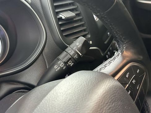 Used 2020 Jeep Cherokee Latitude Plus w/ Comfort/Convenience Group image 17