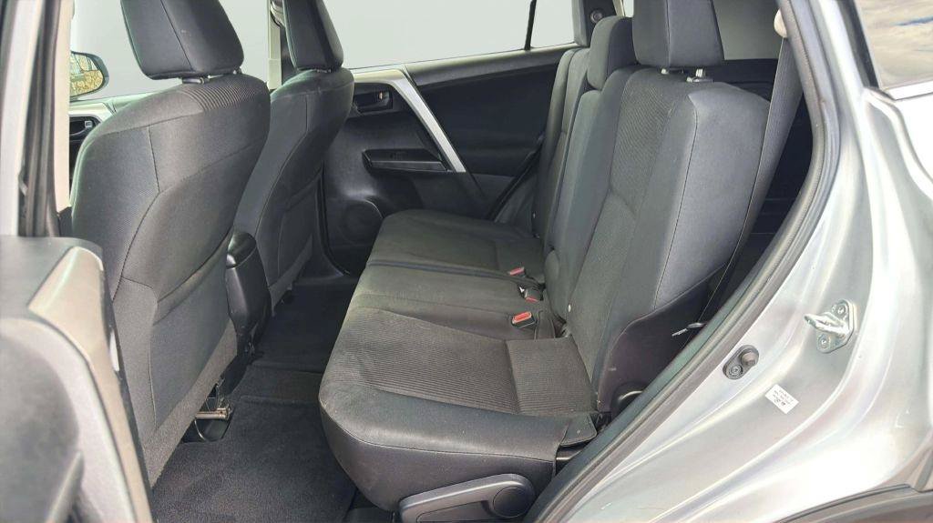 Used 2016 Toyota RAV4 LE AWD/4WD image 19