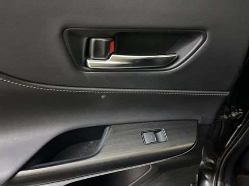 Used 2022 Toyota Venza Limited image 54