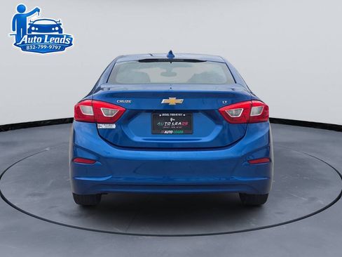 Used 2017 Chevrolet Cruze LT FWD image 7