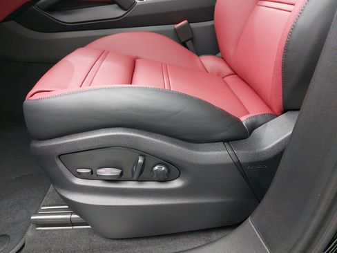 New 2026 Porsche Cayenne Coupe image 31