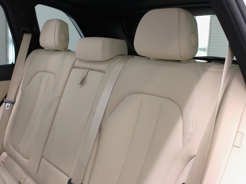 Used 2019 BMW X5 xDrive40i image 40