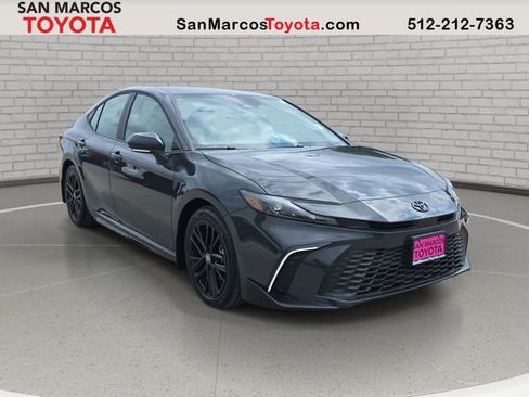 Used 2026 Toyota Camry SE w/ Convenience Package image 3