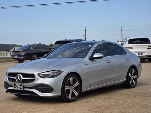 Used 2023 Mercedes-Benz C 300 Sedan image 3