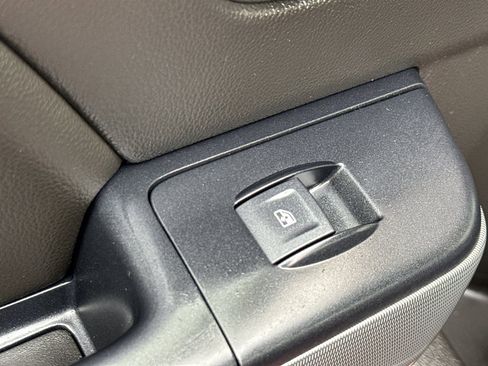 Used 2018 Chevrolet Silverado 1500 LT w/ All Star Edition image 32