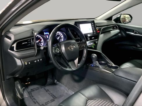 Used 2024 Toyota Camry SE w/ Cold Weather Package FWD image 18