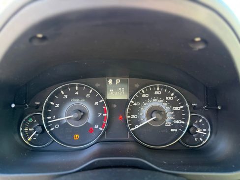 Used 2010 Subaru Legacy 2.5i Premium image 28