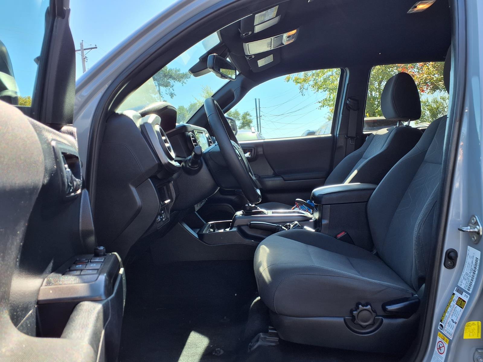 Used 2019 Toyota Tacoma TRD Sport AWD/4WD image 25