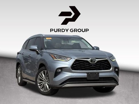 Used 2022 Toyota Highlander Platinum AWD/4WD image 1