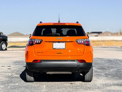 New 2026 Jeep Compass Latitude w/ Sun and Sound Group image 6