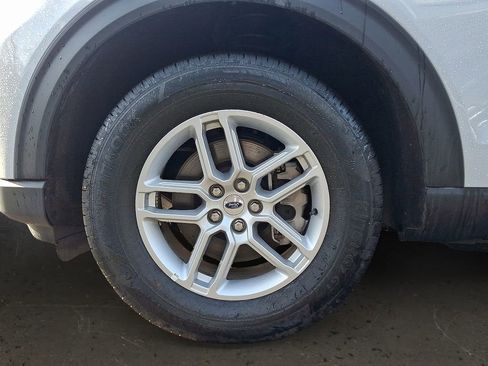 Used 2025 Ford Explorer Active image 9