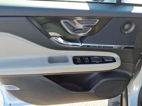 Certified 2025 Lincoln Corsair Grand Touring w/ Equipment Group 302A image 9