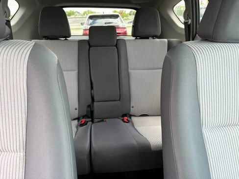 Used 2013 Toyota RAV4 LE AWD/4WD image 16