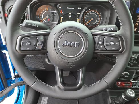 New 2026 Jeep Gladiator Rubicon w/ Steel Power Dome Hood Package AWD/4WD image 24