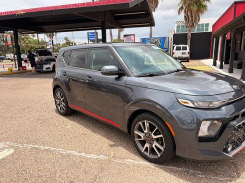 Used 2020 Kia Soul GT-Line w/ GT 2.0L Power Sunroof Package FWD image 2