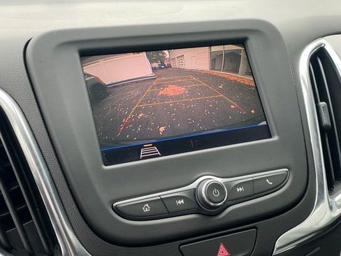 Used 2021 Chevrolet Equinox LS image 20