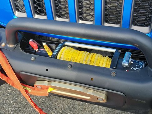 Certified 2022 Jeep Gladiator Mojave w/ LED Lighting Group AWD/4WD image 9