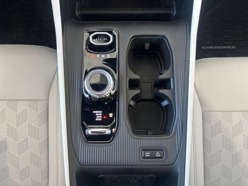 New 2026 Jeep Cherokee Overland w/ Advanced Pro Tech Group AWD/4WD image 19