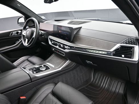 Used 2023 BMW X7 xDrive40i w/ Premium Package image 30