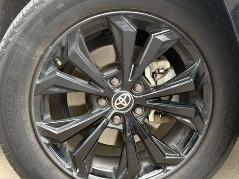 Used 2022 Toyota RAV4 XSE AWD/4WD image 11