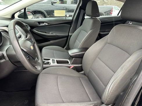 Used 2017 Chevrolet Cruze LS image 32