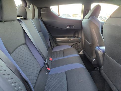 Used 2021 Toyota C-HR XLE image 23