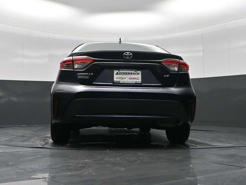 Used 2021 Toyota Corolla LE image 24