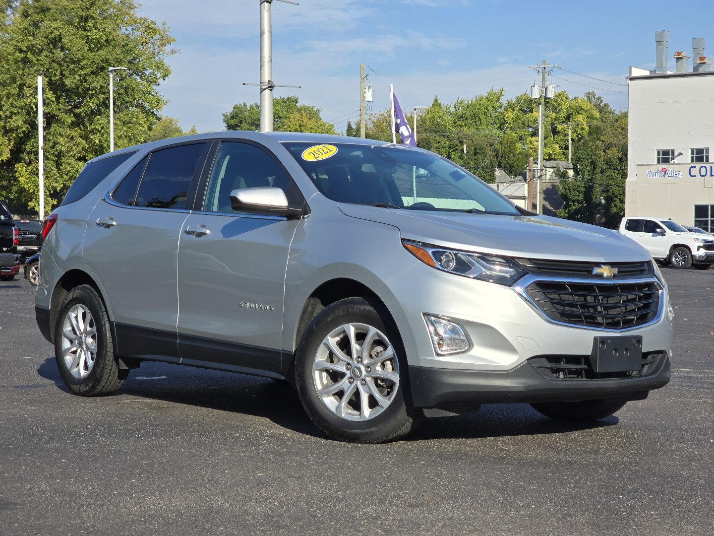 Used 2021 Chevrolet Equinox LT FWD image 2
