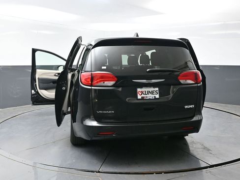 Used 2023 Chrysler Voyager LX FWD image 57