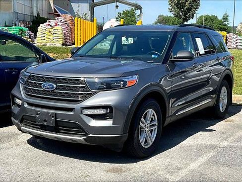 Certified 2023 Ford Explorer XLT w/ Equipment Group 202A AWD/4WD image 3