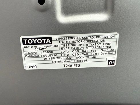 Used 2024 Toyota Grand Highlander Limited image 37