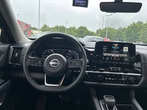 Used 2025 Nissan Pathfinder SL w/ Cargo Package FWD image 25