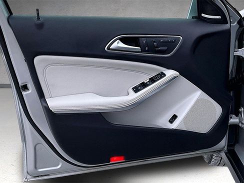 Used 2016 Mercedes-Benz GLA 250 4MATIC image 20