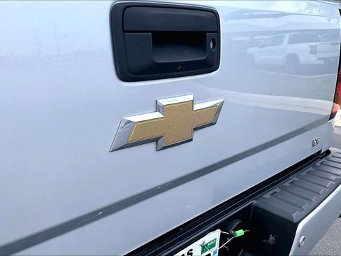 Used 2018 Chevrolet Silverado 1500 LT w/ Texas Edition image 30