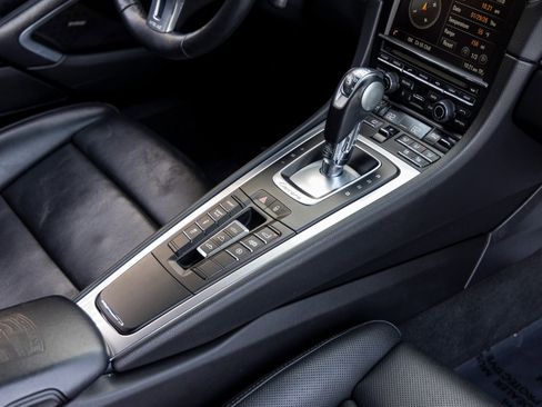 Used 2014 Porsche 911 Carrera 4S image 49